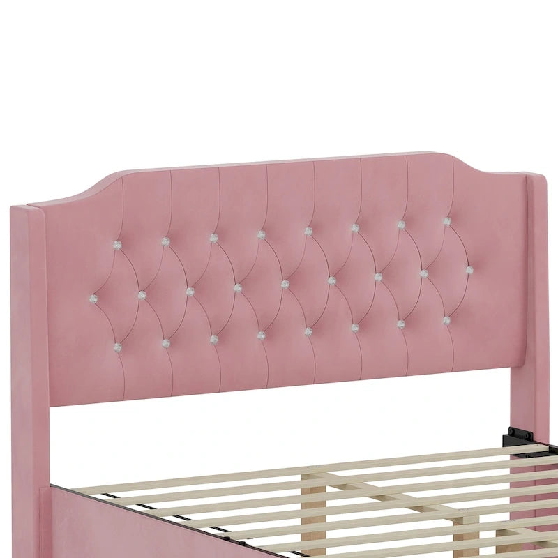 Lit plateforme Queen en velours rose avec tête de lit capitonnée à oreilles et rangement sous le lit