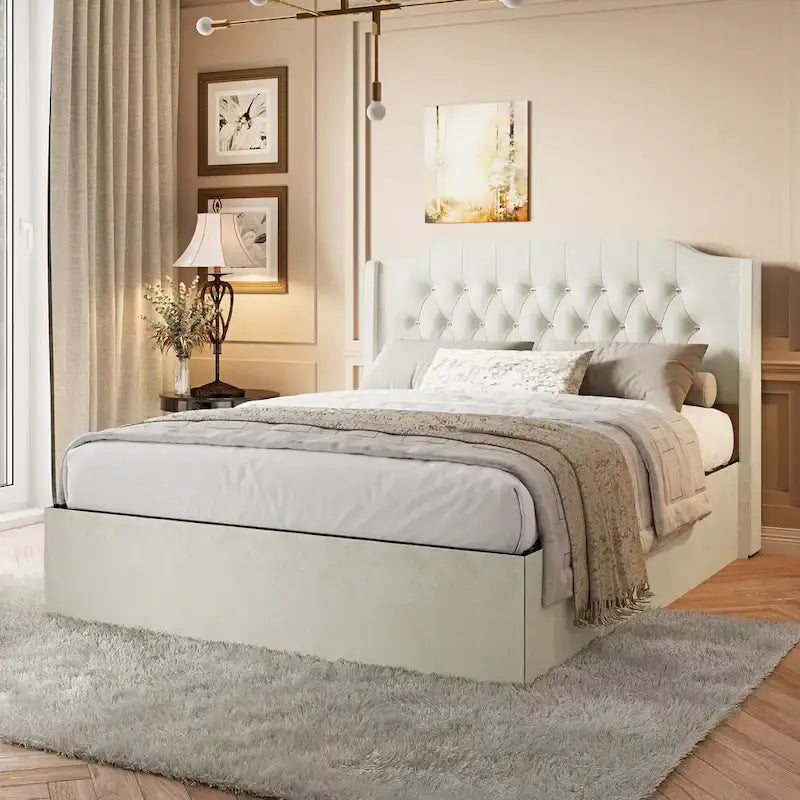 Lit plateforme Queen en velours rose avec tête de lit capitonnée à oreilles et rangement sous le lit