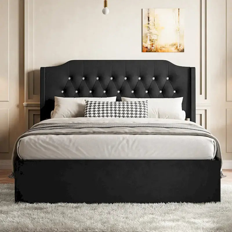 Lit plateforme Queen en velours rose avec tête de lit capitonnée à oreilles et rangement sous le lit