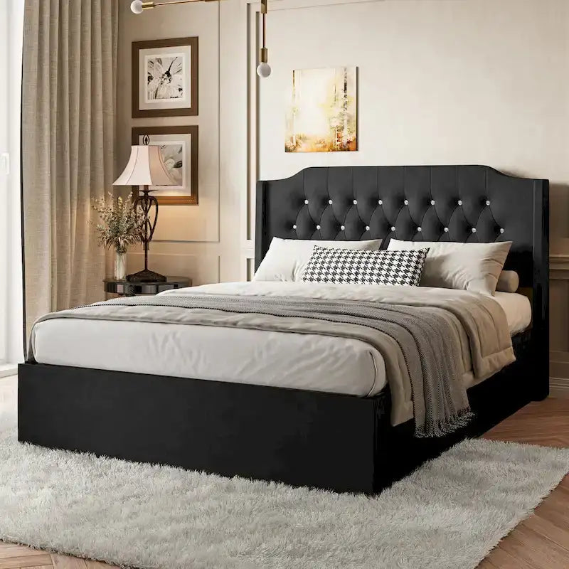 Lit plateforme Queen en velours rose avec tête de lit capitonnée à oreilles et rangement sous le lit