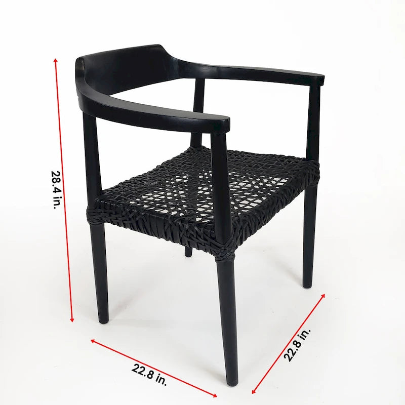 Fauteuil d'appoint en bois de teck noir avec siège en cuir tressé, dossier courbé, style rustique et moderne