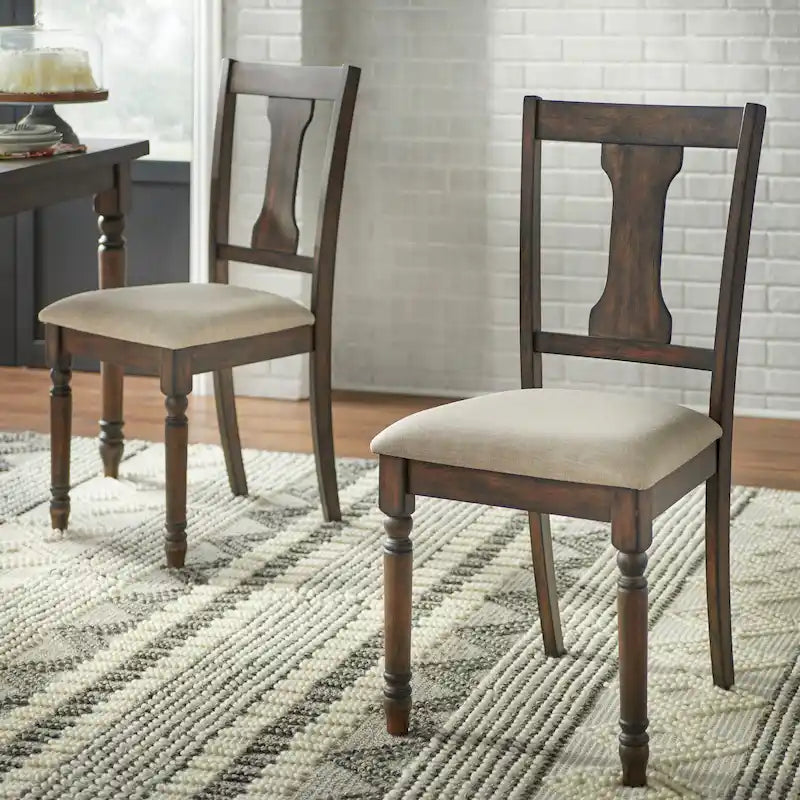 Chaise de salle à manger rustique en bois d'hévéa gris patiné avec pieds tournés, dossier incurvé et coussin en mousse