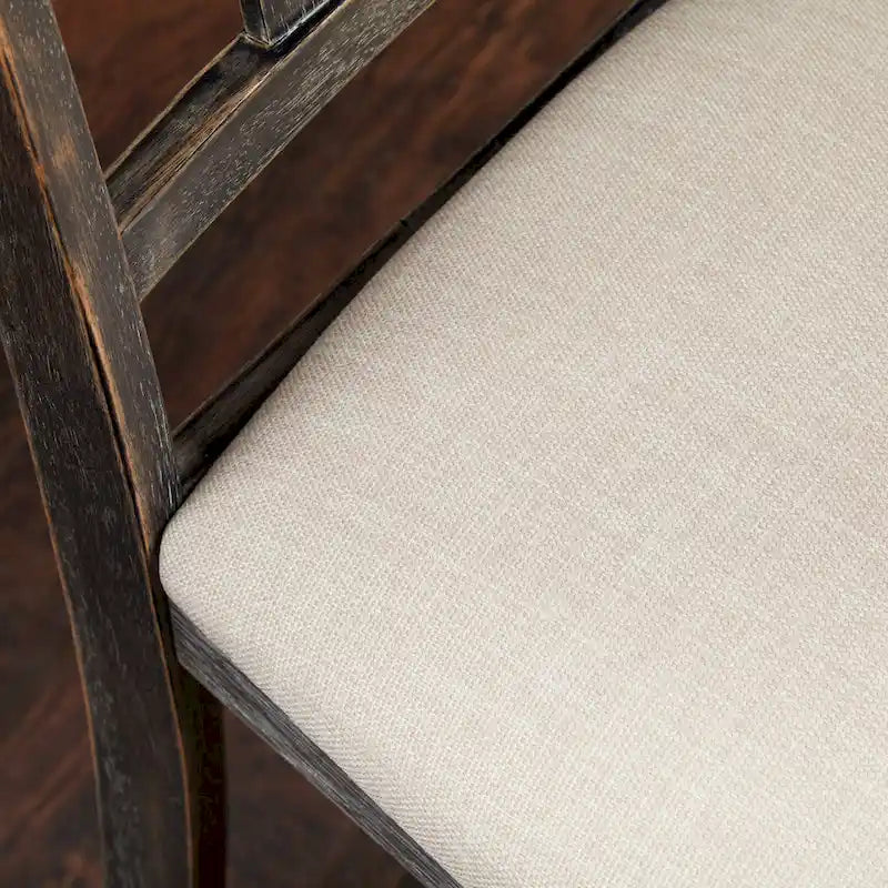 Chaise de salle à manger rustique en bois d'hévéa gris patiné avec pieds tournés, dossier incurvé et coussin en mousse