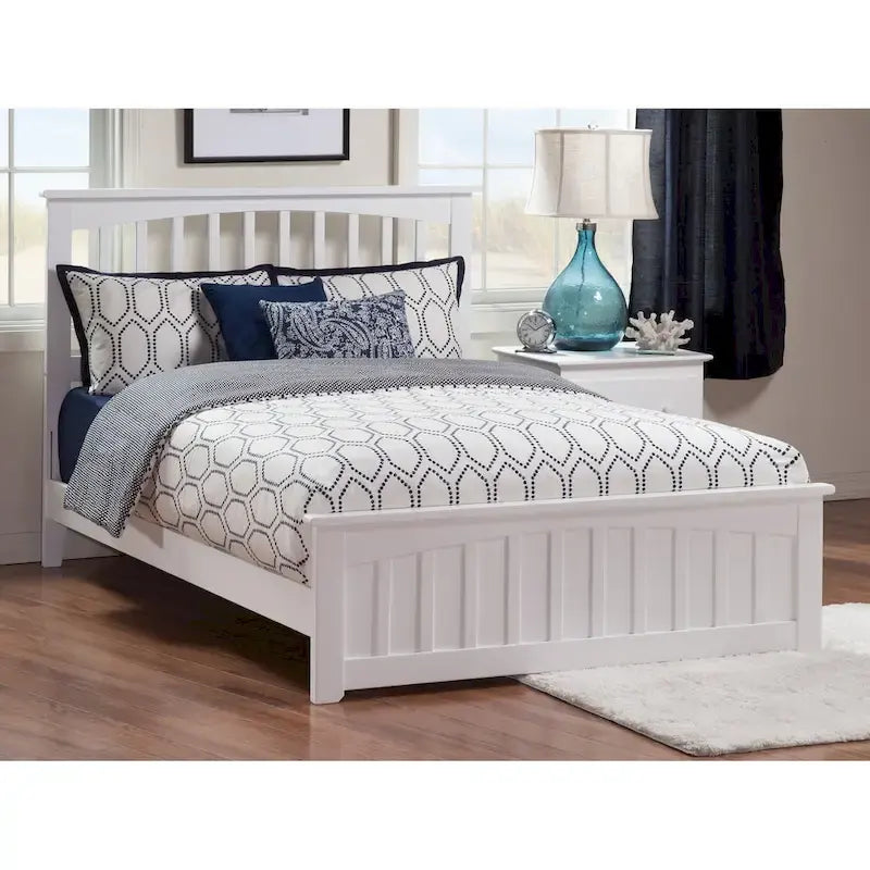 Cadre de lit Queen en bois massif blanc, style mission, pied de lit avec station de recharge, 800 lb