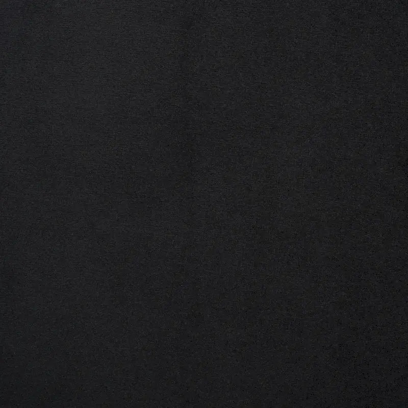 Fauteuil d'appoint pivotant en velours crème Piètement noir Silhouette incurvée contemporaine