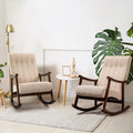 Fauteuil à bascule en tissu beige à dossier haut, en bois d'hévéa avec base incurvée ergonomique