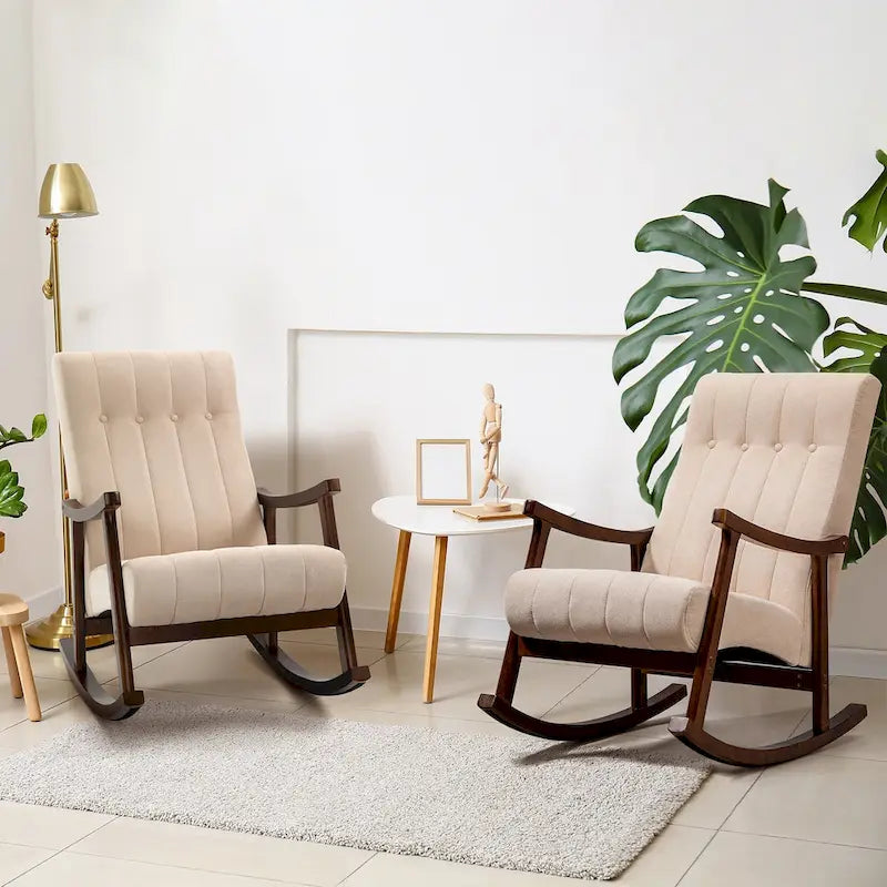 Fauteuil à bascule en tissu beige à dossier haut, en bois d'hévéa avec base incurvée ergonomique