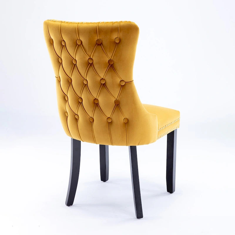 Chaise de salle à manger à dossier haut en velours doré avec ailes et rivets, style Mid-Century