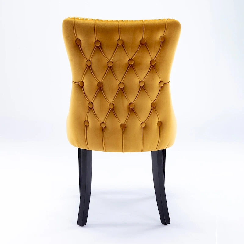 Chaise de salle à manger à dossier haut en velours doré avec ailes et rivets, style Mid-Century