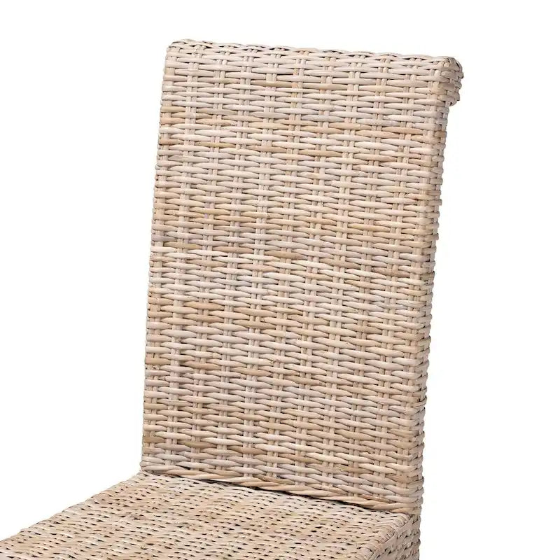 Chaise de salle à manger bohème Kubu Grey en rotin naturel et bois de manguier avec dossier roulé et pieds effilés